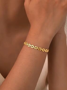 18K Gold Plated Lightweight Geometric Link Bracelet